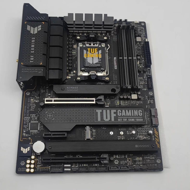 เมนบอร์ด TUF GAMING X670E-PLUS - Esports Gaming Platform บทวิจารณ์และราคา