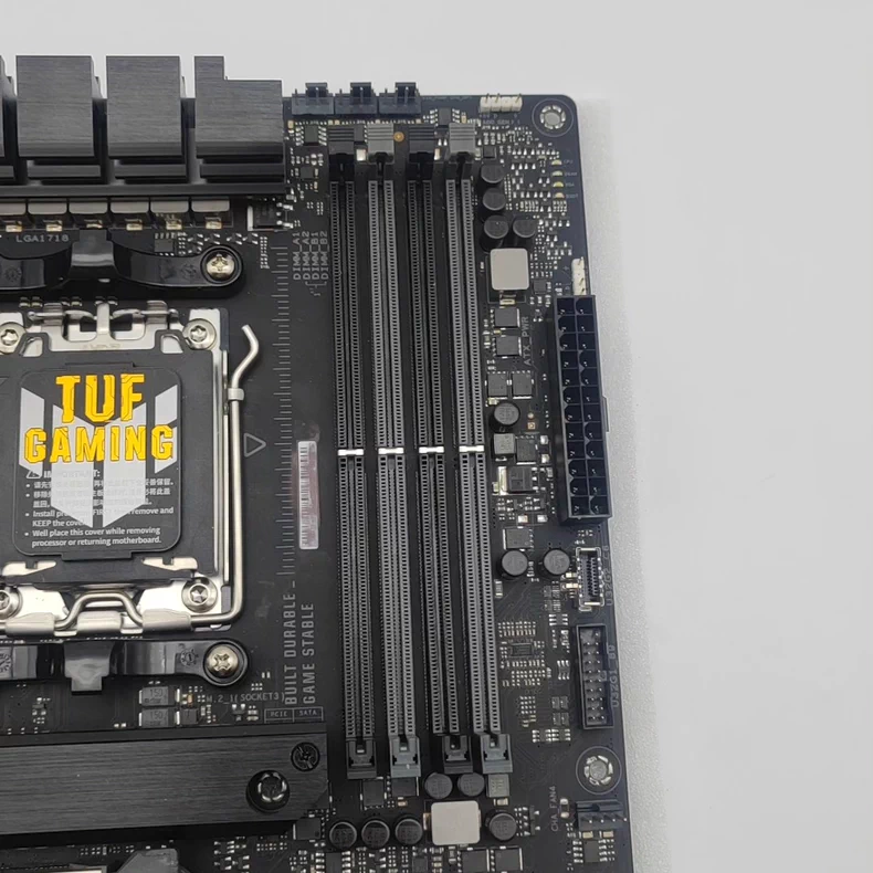 เมนบอร์ด TUF GAMING X670E-PLUS - Esports Gaming Platform บทวิจารณ์และราคา